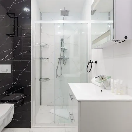 Kapitański Mostek By Renters Kołobrzeg