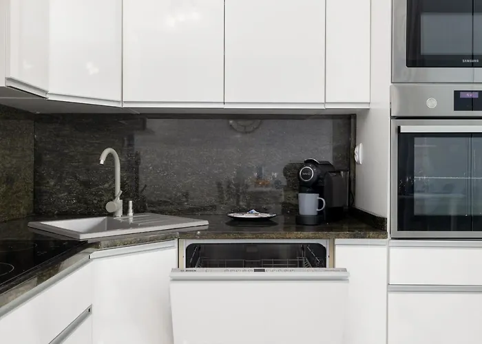 Kapitanski Mostek By Renters